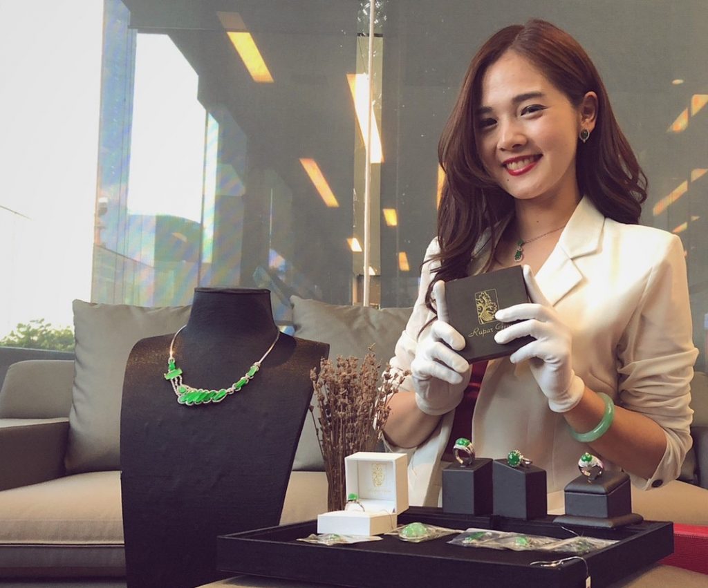 Jade the owner of Rupar Gems, Lukgal Srikarn